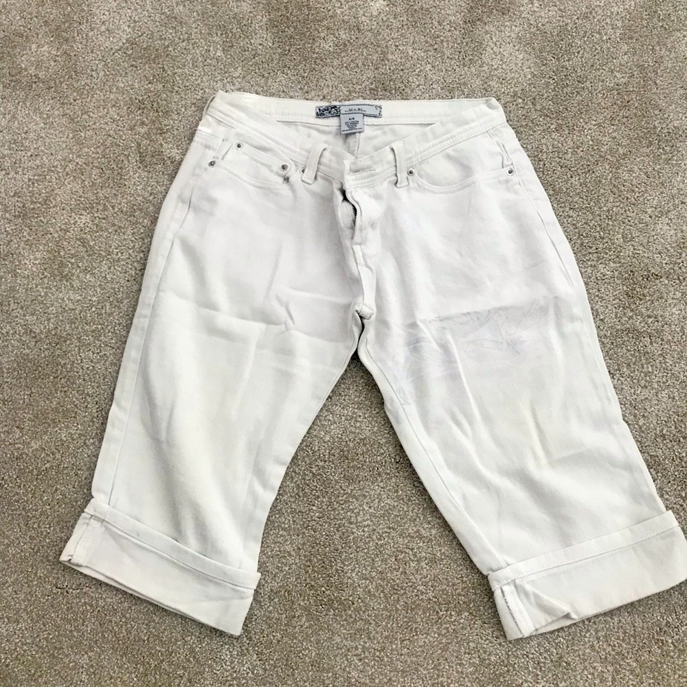 White Capri jeans